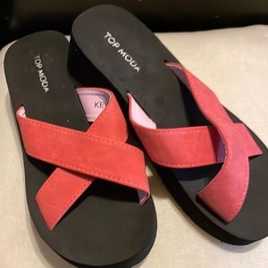 Mauve wedge shoes. Size 6